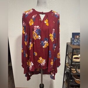 Grace & Lace Floral Burgundy Women's Top w cutout V in front Sz M